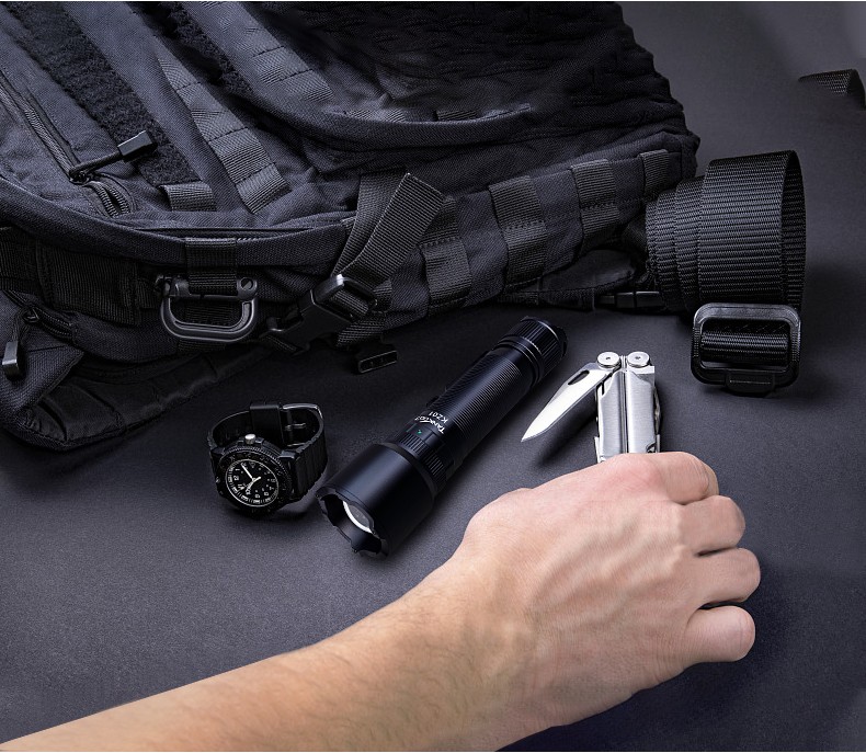 1679480883874378.jpg 手電筒廠家