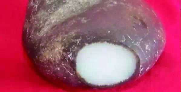 漲知識(shí)，玉也能騙人！照玉手電筒照出真相